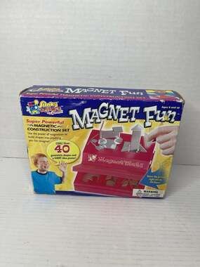Vintage 2001 Slinky Science Magnet Fun Magnetic Construction Set